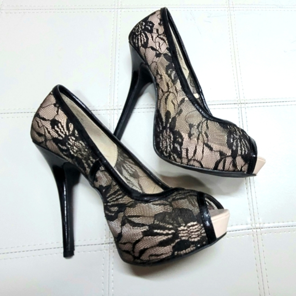 Jennifer Lopez Lace High Heels